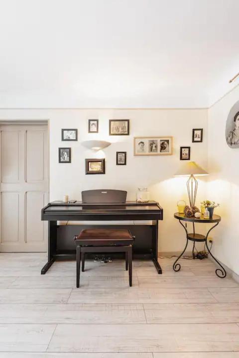 Appartement Complet Ou 2 Chambres De Charme En Centre-Ville Arles Exterior foto